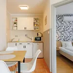 Silence Apartmanhaz * 佐洛卡罗斯