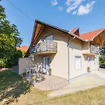 Silence Apartmanhaz * 佐洛卡罗斯