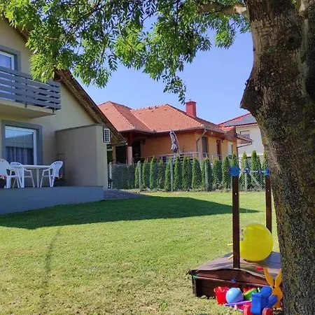Homestay Silence Apartmanhaz Zalakaros