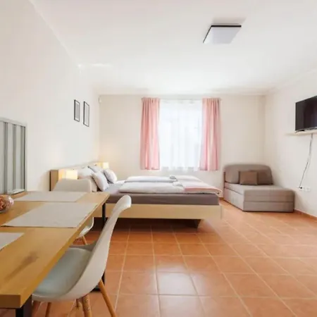 Silence Apartmanhaz