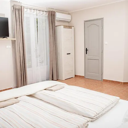 Silence Apartmanhaz