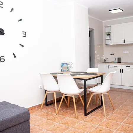 Silence Apartmanhaz منزل للإقامة زلاكاروس