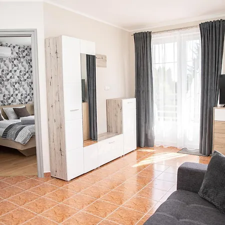 Silence Apartmanhaz * زلاكاروس