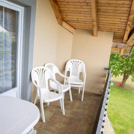 Silence Apartmanhaz زلاكاروس